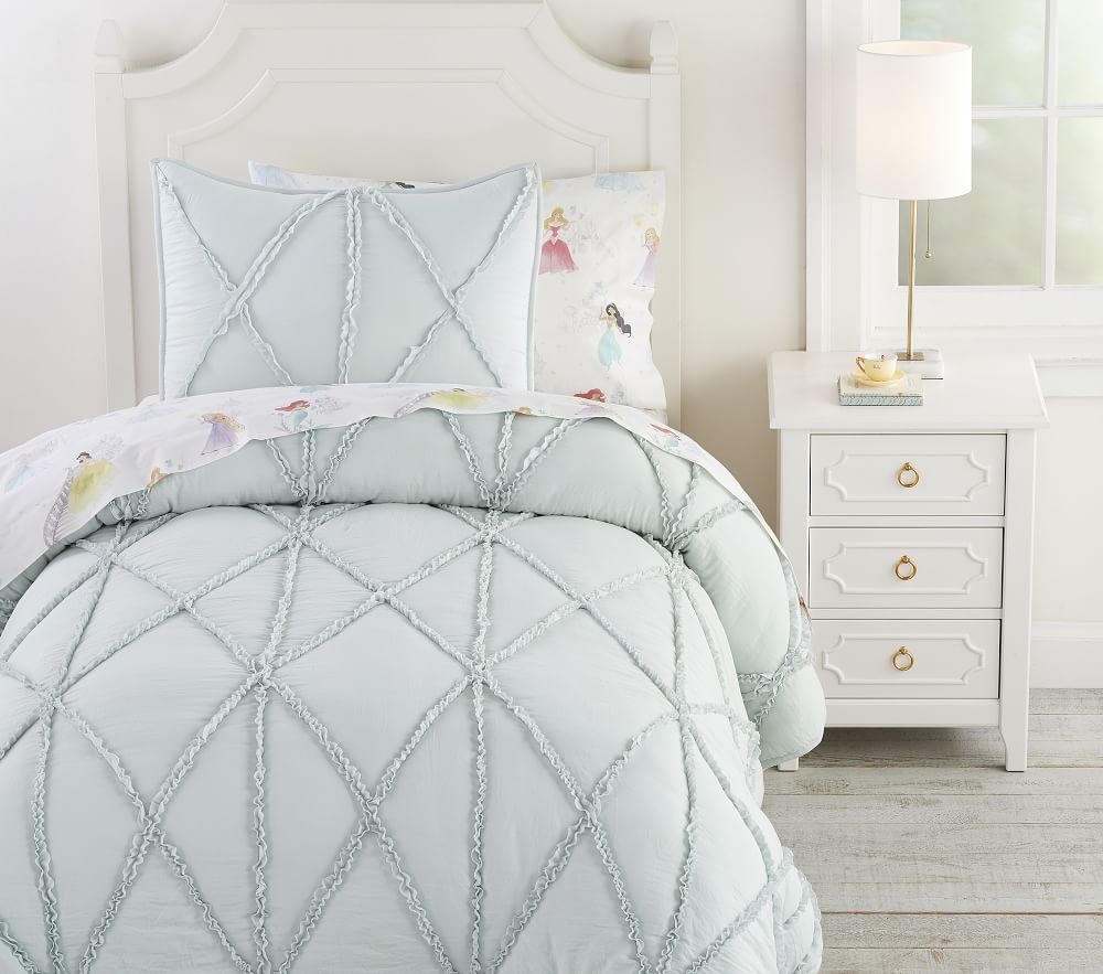Casual Ruffle Quilt & Shams